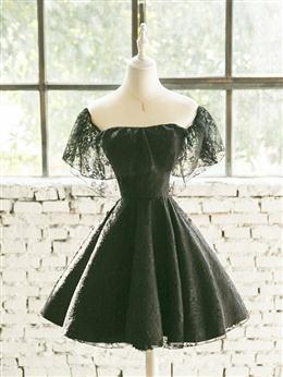 Picture of Black Color Off Shoulder Lace Sweetheart Lovely Short Homecoming Dresses, Black Color Party Dresses